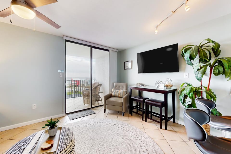 Gulf Shores Surf & Racquet Club #505A Apartment in West Beach