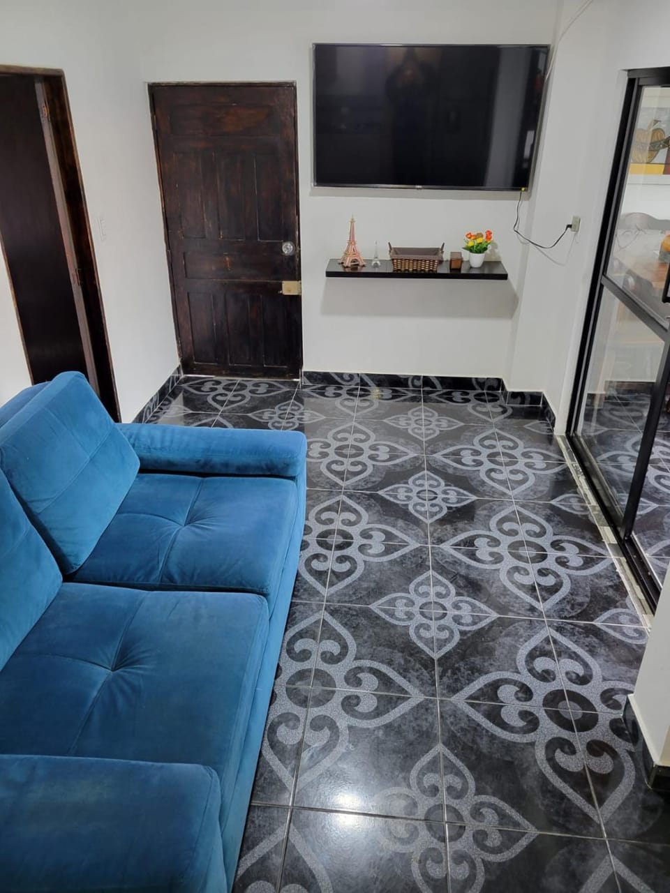 Communal lounge/ TV room, TV and multimedia, Living room, Evening entertainment