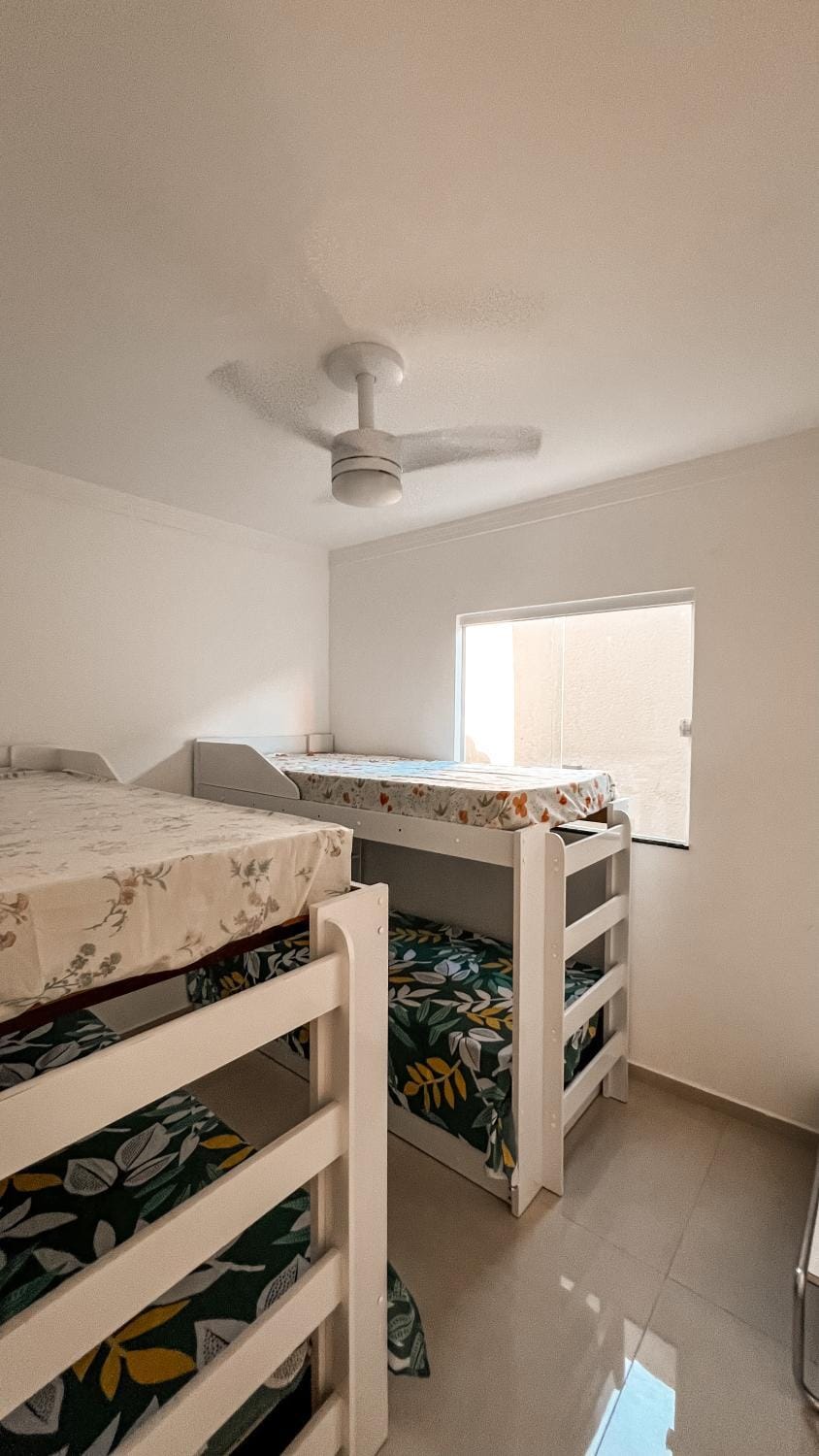 Bedroom, bunk bed