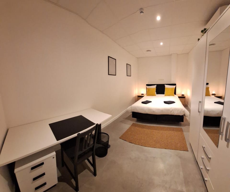 Bed, Photo of the whole room, Bedroom, hair dresser