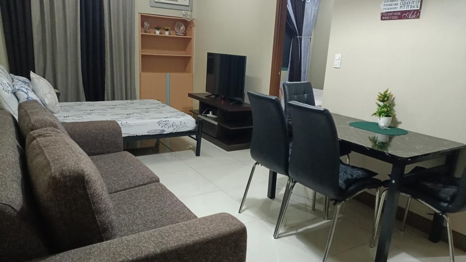 TV and multimedia, Living room, Dining area, air conditioner
