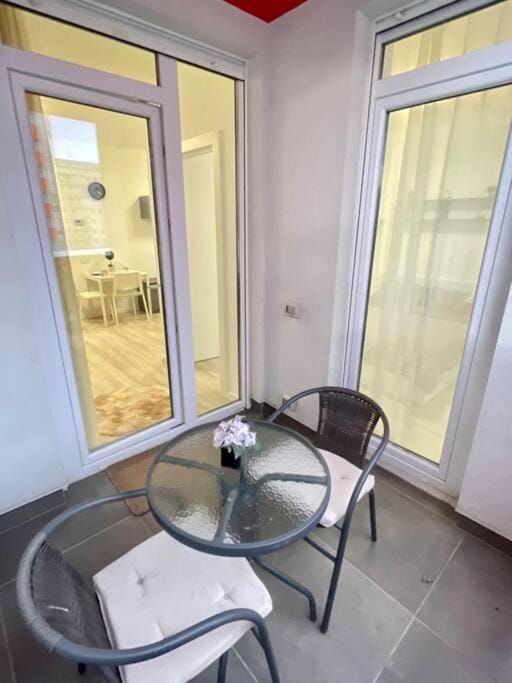 Sunlit Shelter * Ideal Location! Free Parking Apartment in Romania