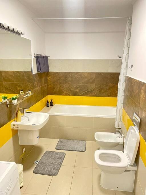 Sunlit Shelter * Ideal Location! Free Parking Apartment in Romania