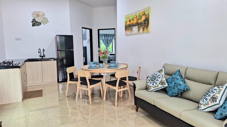 Living room, Dining area