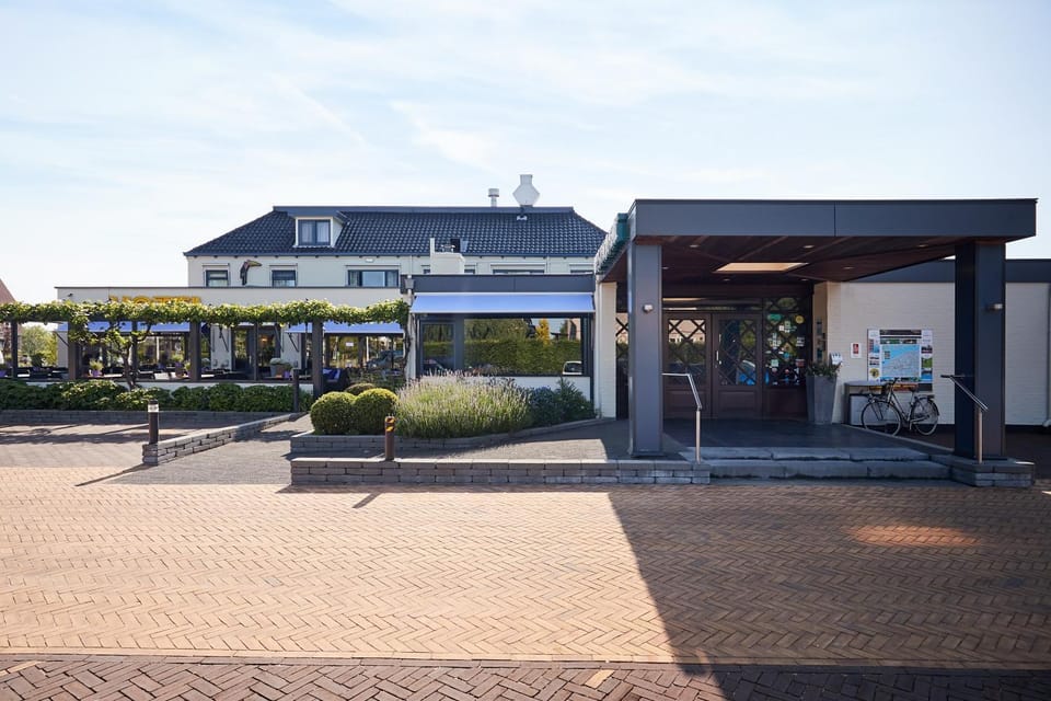 Property building, Facade/entrance