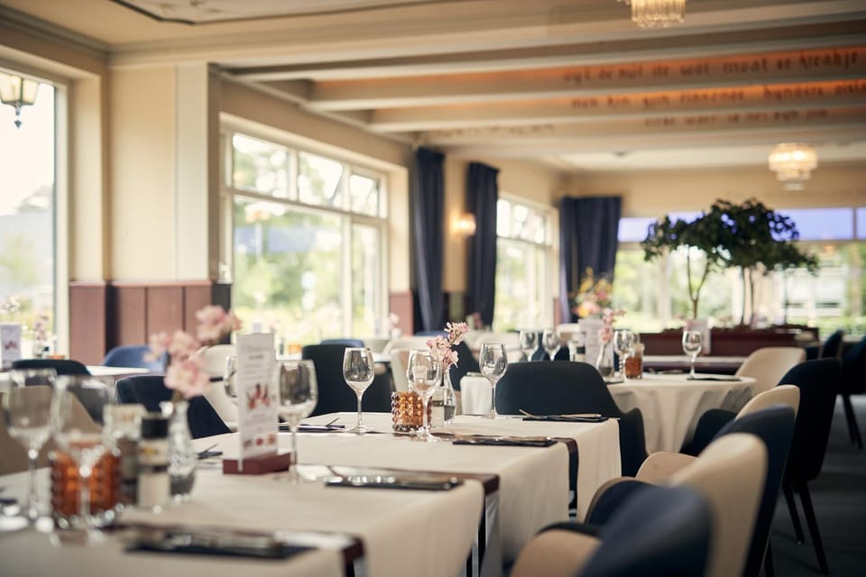 Restaurant/places to eat, Food and drinks, Food, Meals, Buffet breakfast, Lunch, Dinner, Drinks, Location