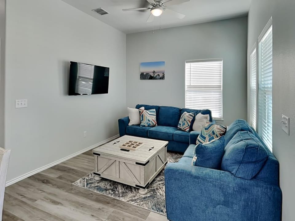 Game Room, TV and multimedia, Living room, Seating area, furniture