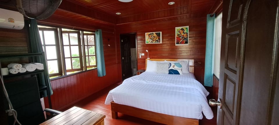 Lucky Bungalow Campground/ 
RV Resort in Khuekkhak