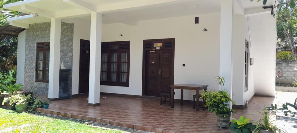 Property building, Facade/entrance, Day