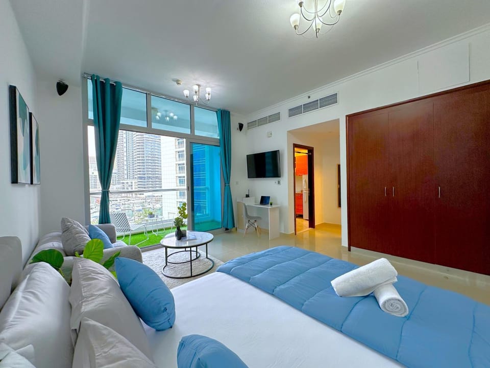 Lxury Brand New Studio w/ Balcony and Marina View Apartment in Dubai