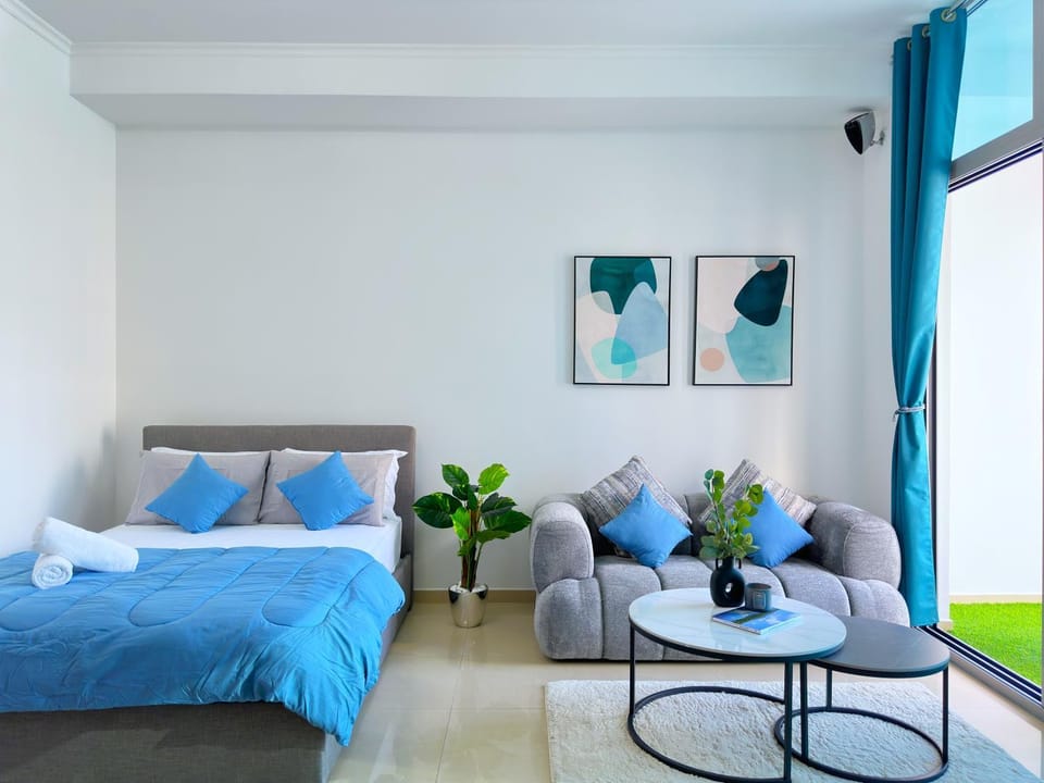 Lxury Brand New Studio w/ Balcony and Marina View Apartment in Dubai