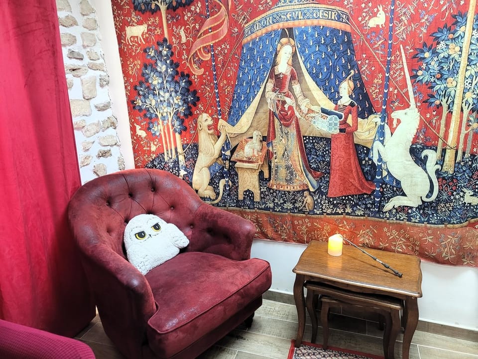 Living room, Decorative detail, Seating area