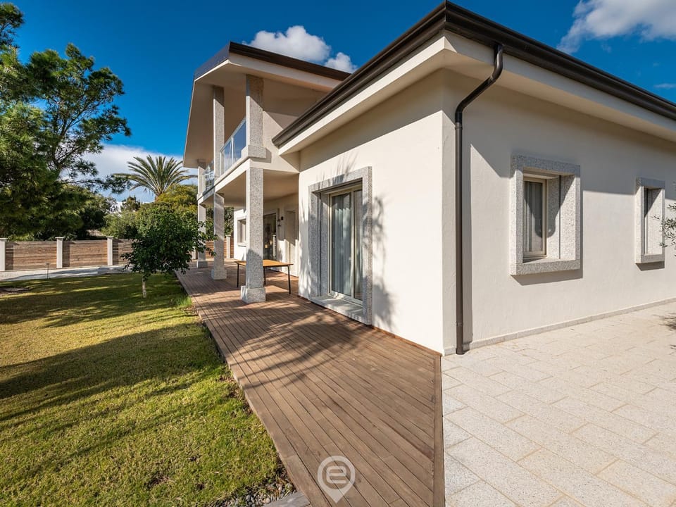 Estay - Golden Dunes Villa - Garden Retreat House in Sardinia