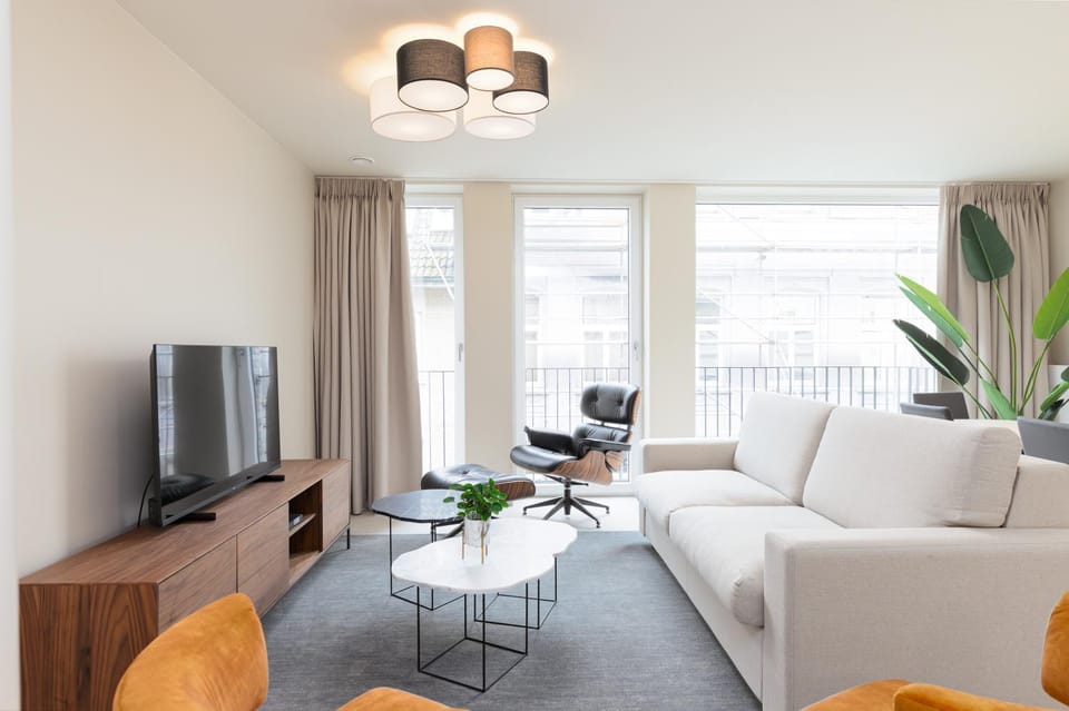 TV and multimedia, Living room, Evening entertainment