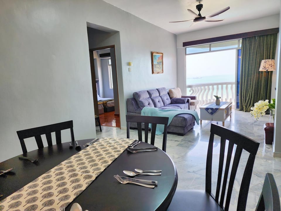 Natural landscape, Living room, Seating area, Dining area