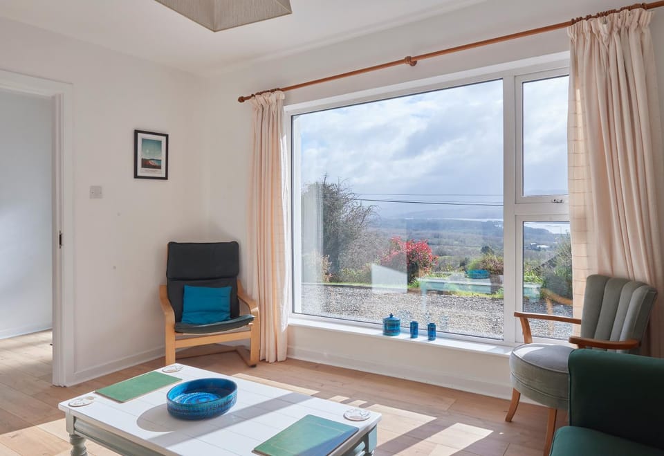 Natural landscape, View (from property/room), Living room, Mountain view, Sea view