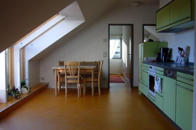 Kitchen or kitchenette, Dining area, pet friendly, stove