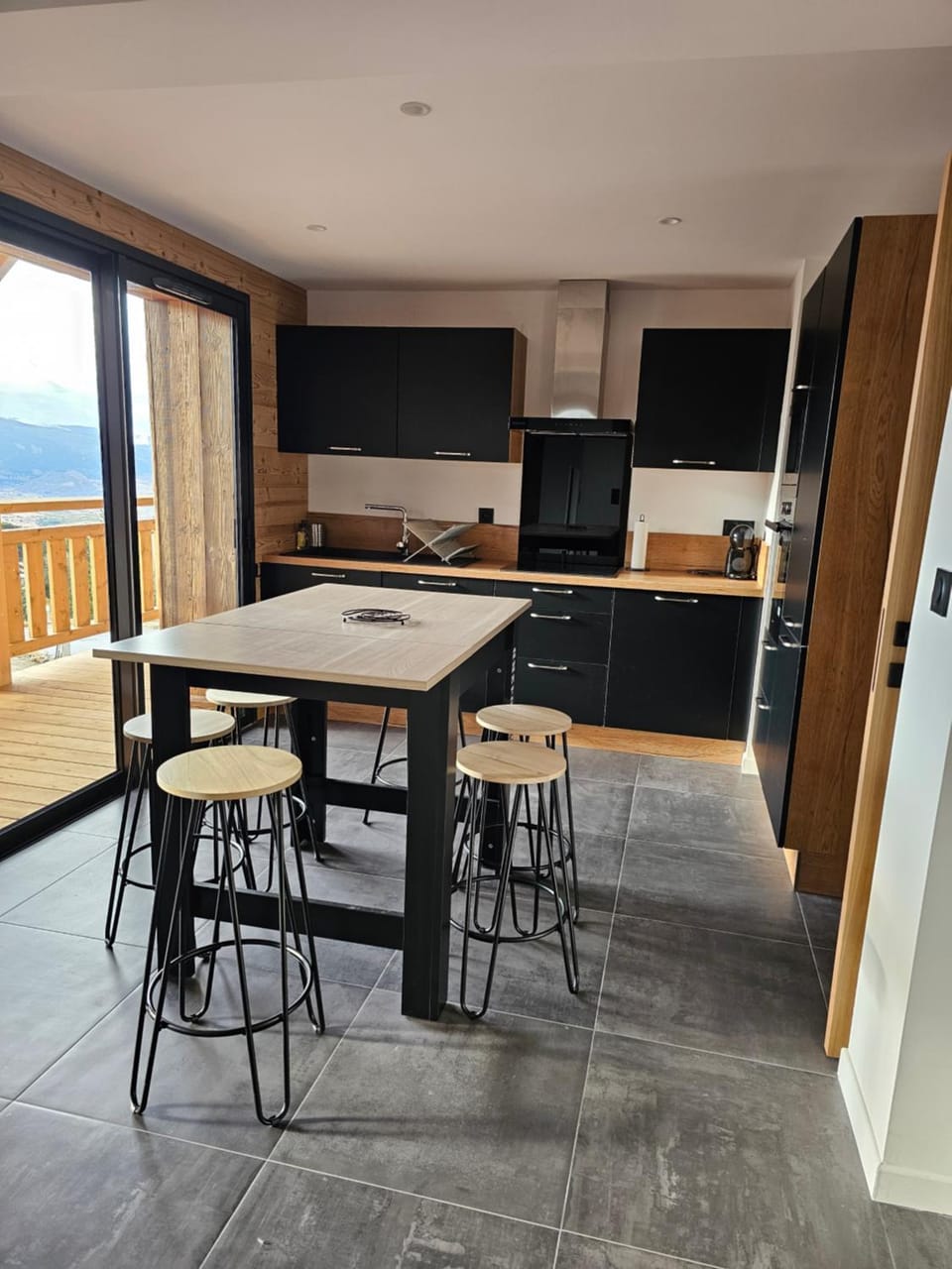 Kitchen or kitchenette, minibar, pet friendly, stove