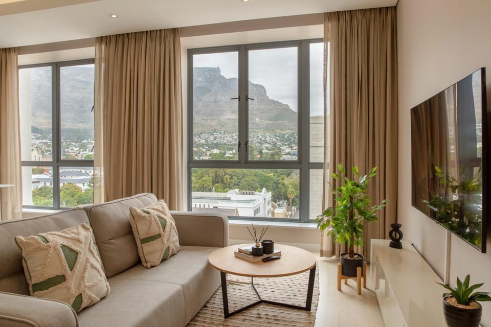 Communal lounge/ TV room, Natural landscape, Living room, Seating area, Mountain view