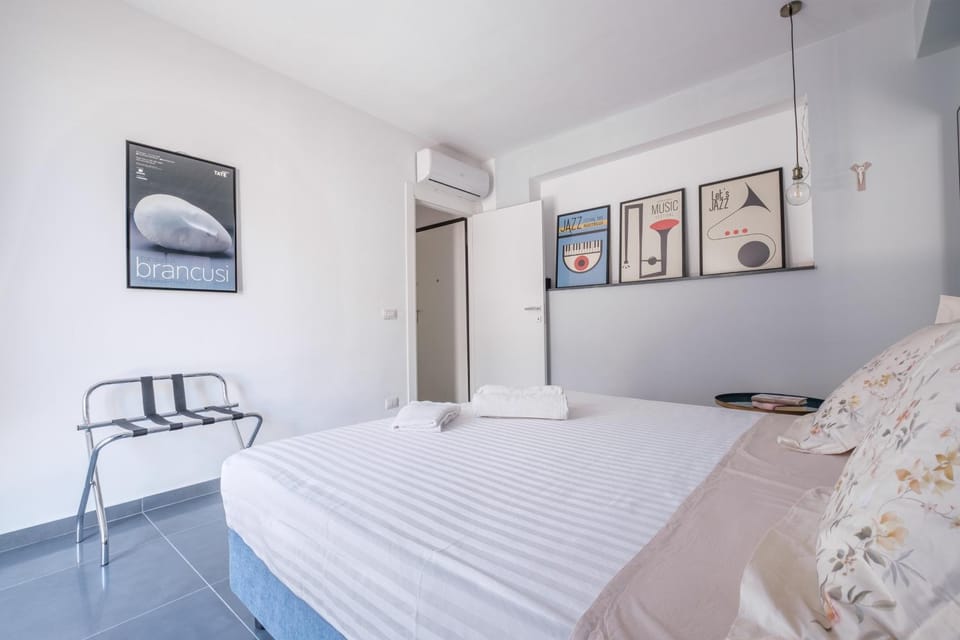 Property building, Living room, Bedroom