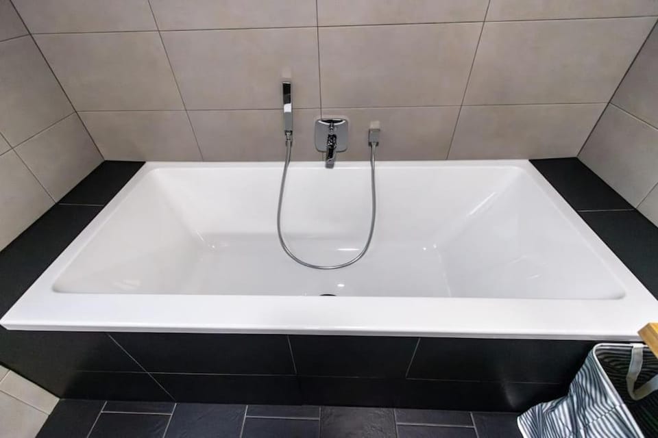 Bathroom, Bath