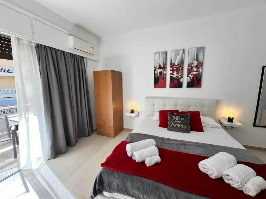 Bed, Photo of the whole room, wardrobe