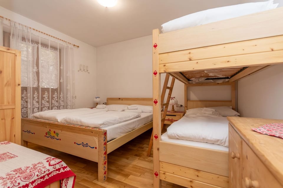 Photo of the whole room, bunk bed
