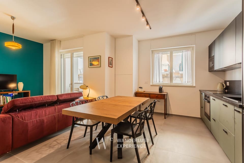 Communal lounge/ TV room, kitchen