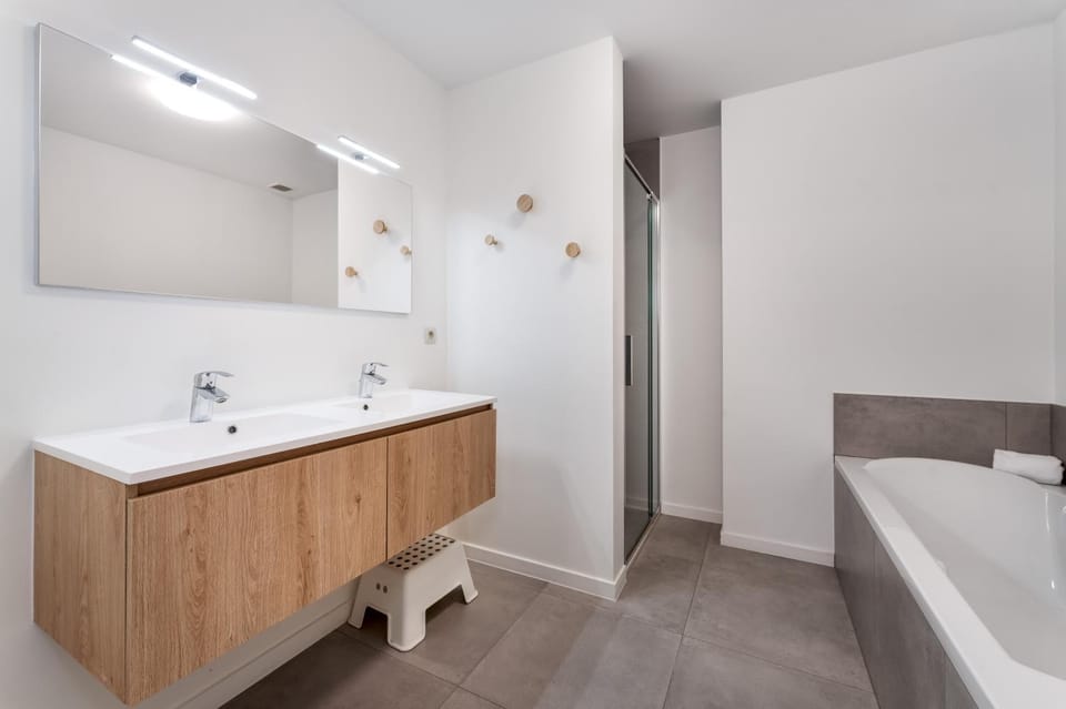 Shower, Bathroom, Bath