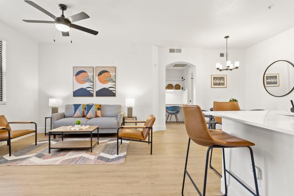 CozySuites Glendale by the stadium with pool 13 Apartment in Glendale