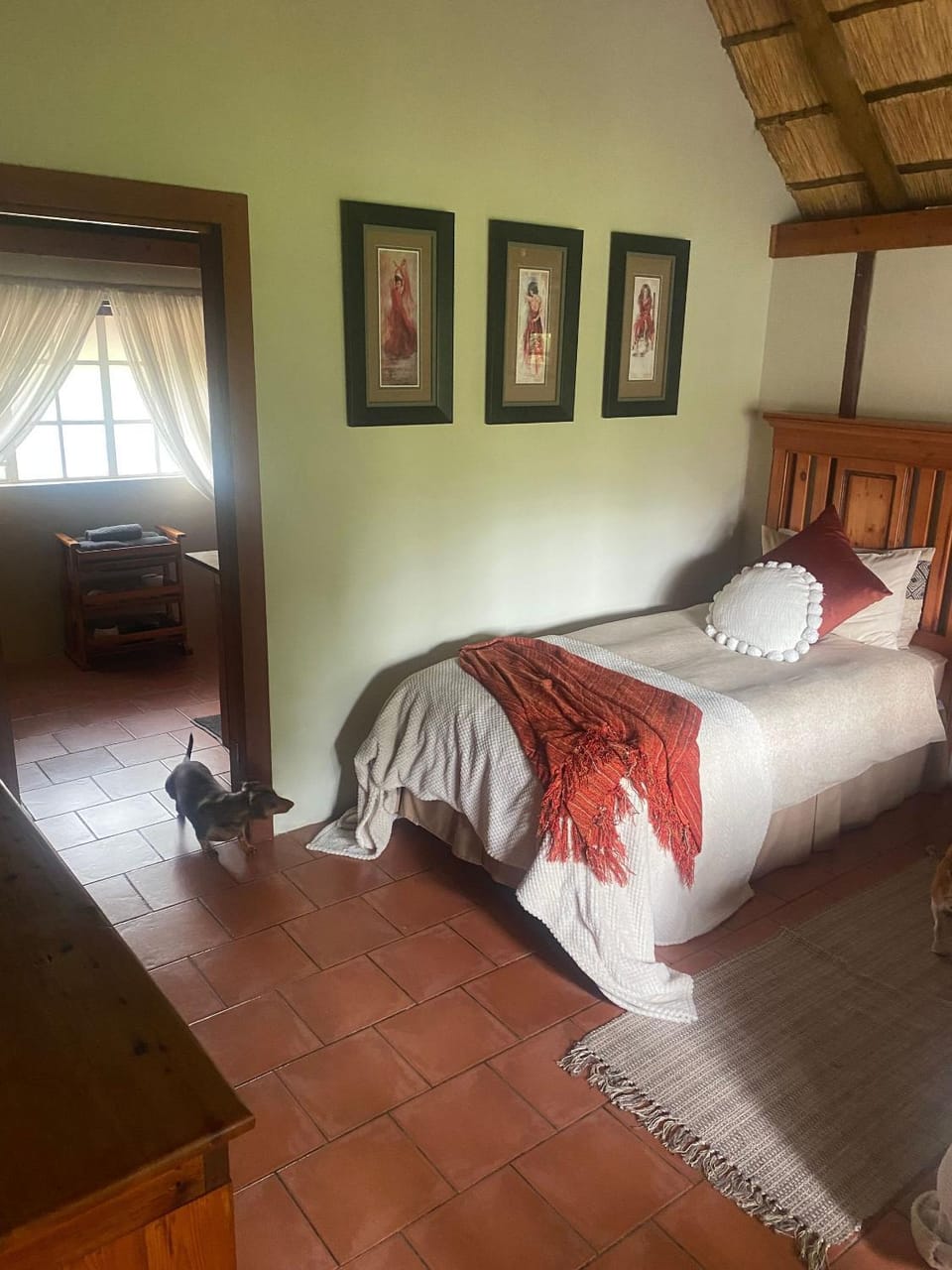 Bed, Decorative detail, Animals, Bedroom