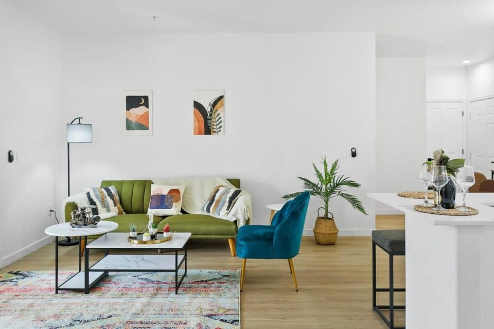 TWO CozySuites Glendale by the stadium with pool 4 & 18 Apartment in Glendale
