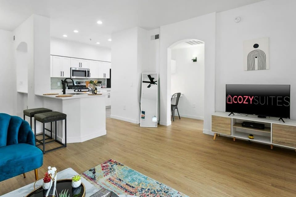 TWO CozySuites Glendale by the stadium with pool 4 & 18 Apartment in Glendale