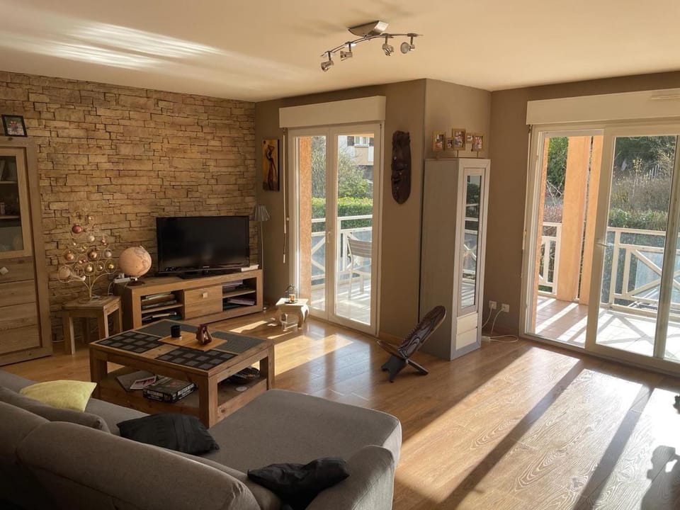 Sevrier, appartement 73M2 avec terrasse , 4pers Apartment in Sévrier