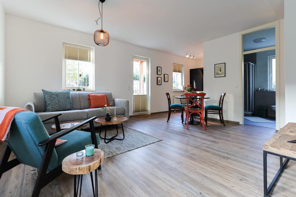 Living room, Photo of the whole room, Food