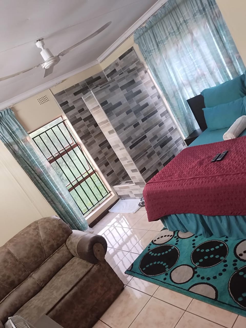 COMFORT ZONE GUEST HOUSE Bed and Breakfast in North West, South Africa