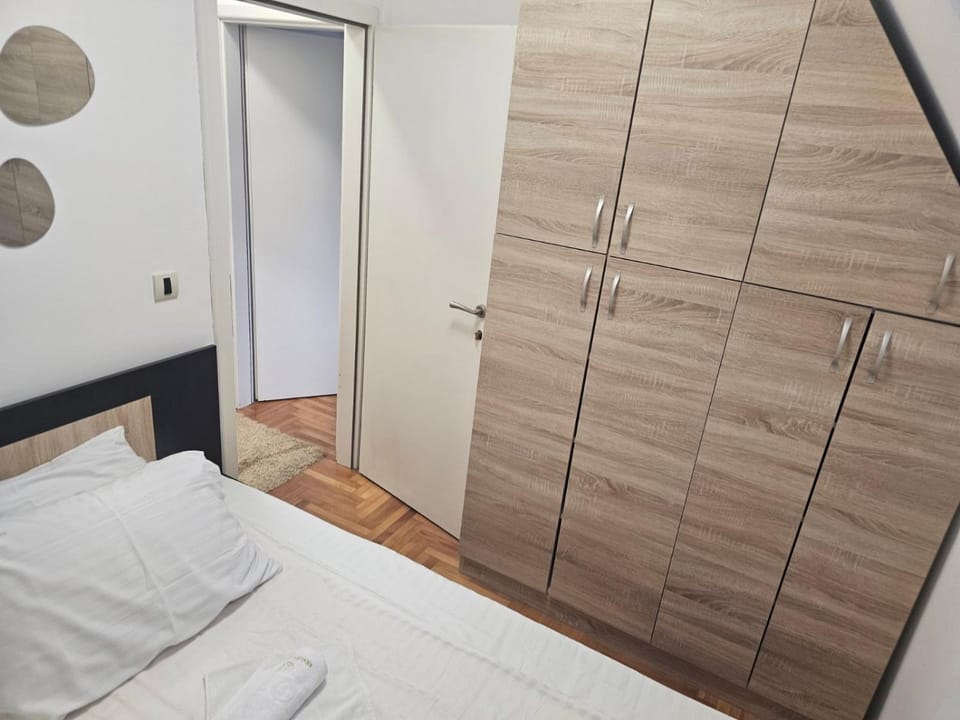 Bed, Bedroom, wardrobe