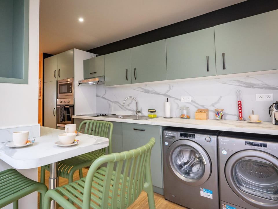 dishwasher, microwave, oven, toaster, washing machine, dryer, kitchen
