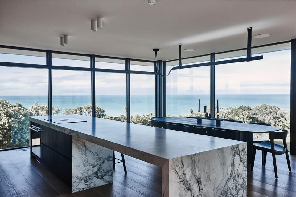 ONYX HOUSE - Wainui Beach House in Gisborne