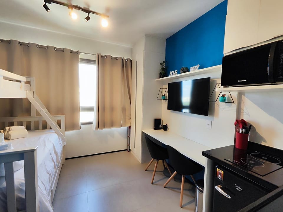 Communal lounge/ TV room, TV and multimedia, Kitchen or kitchenette, Photo of the whole room, Bedroom