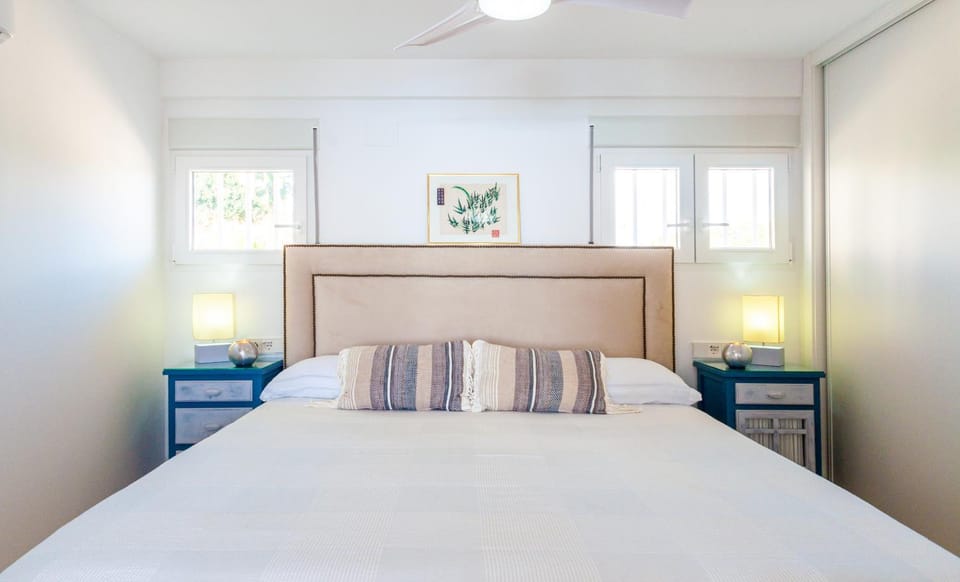 Sohosuites Gloria Mar Beach Apartment in Alacantí