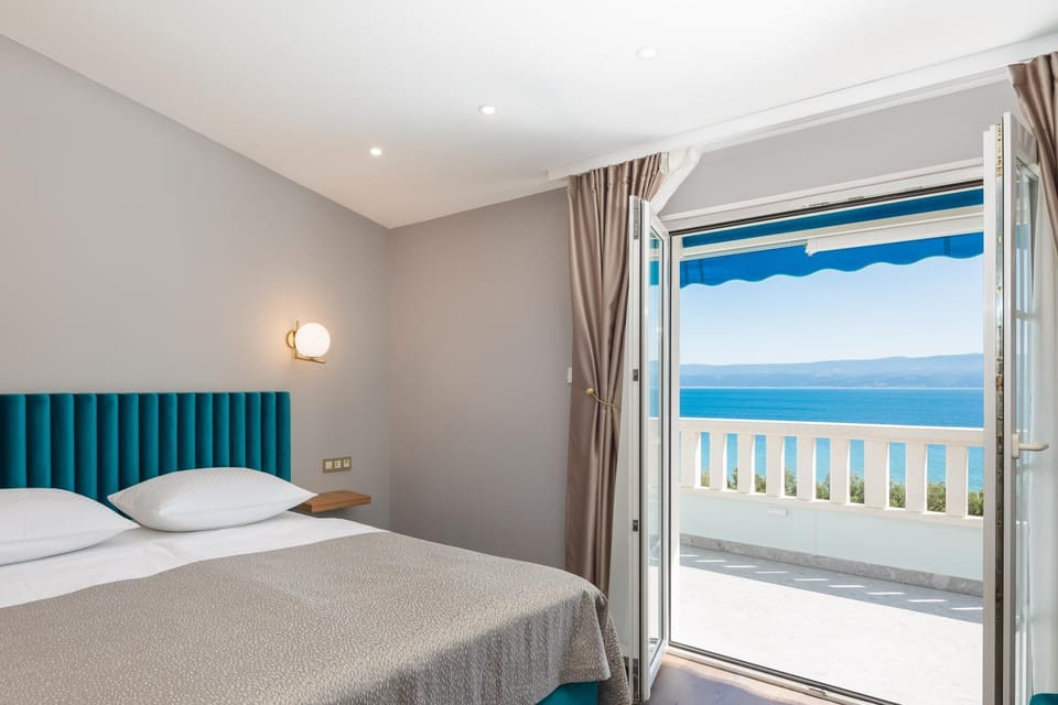 Bed, View (from property/room), Photo of the whole room, Bedroom