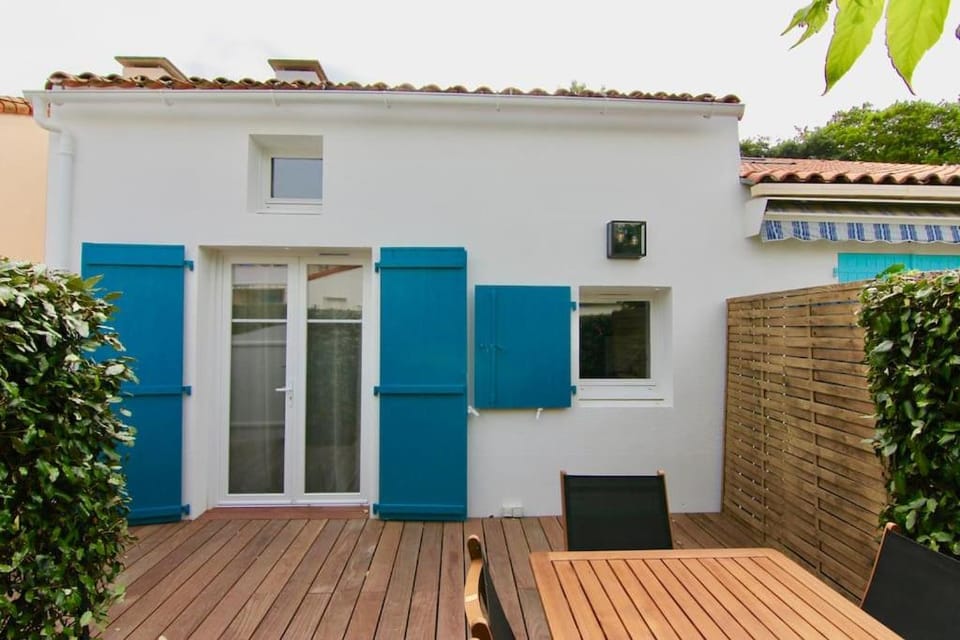 Property building, Patio