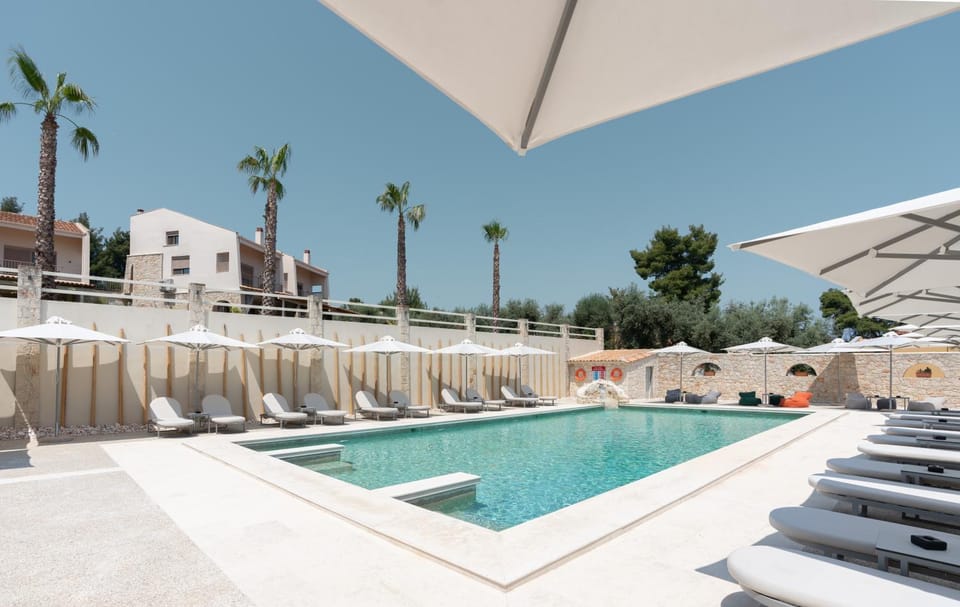 Swimming pool, Swimming pool, sunbed