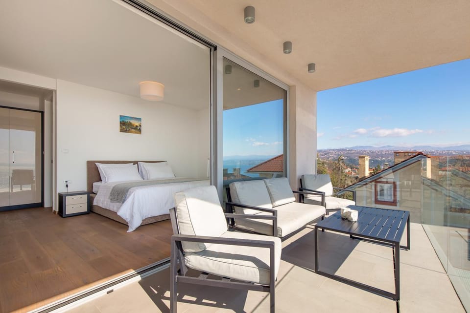 View (from property/room), Balcony/Terrace, Seating area, Sea view