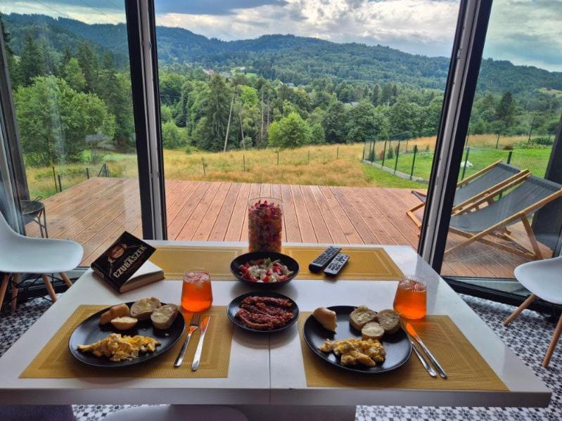 View (from property/room), Balcony/Terrace, Dining area, Mountain view