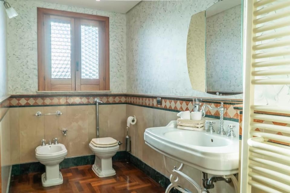 Toilet, Bathroom, bidet