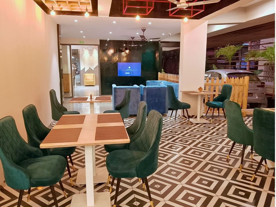 Restaurant/places to eat, Seating area