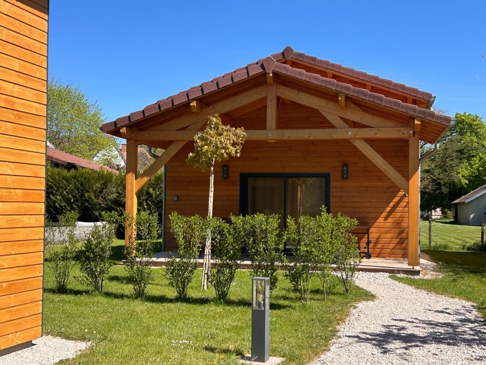 Chalet 4-6 personnes proche Lac de Chalain avec terrasse Chalet in Jura