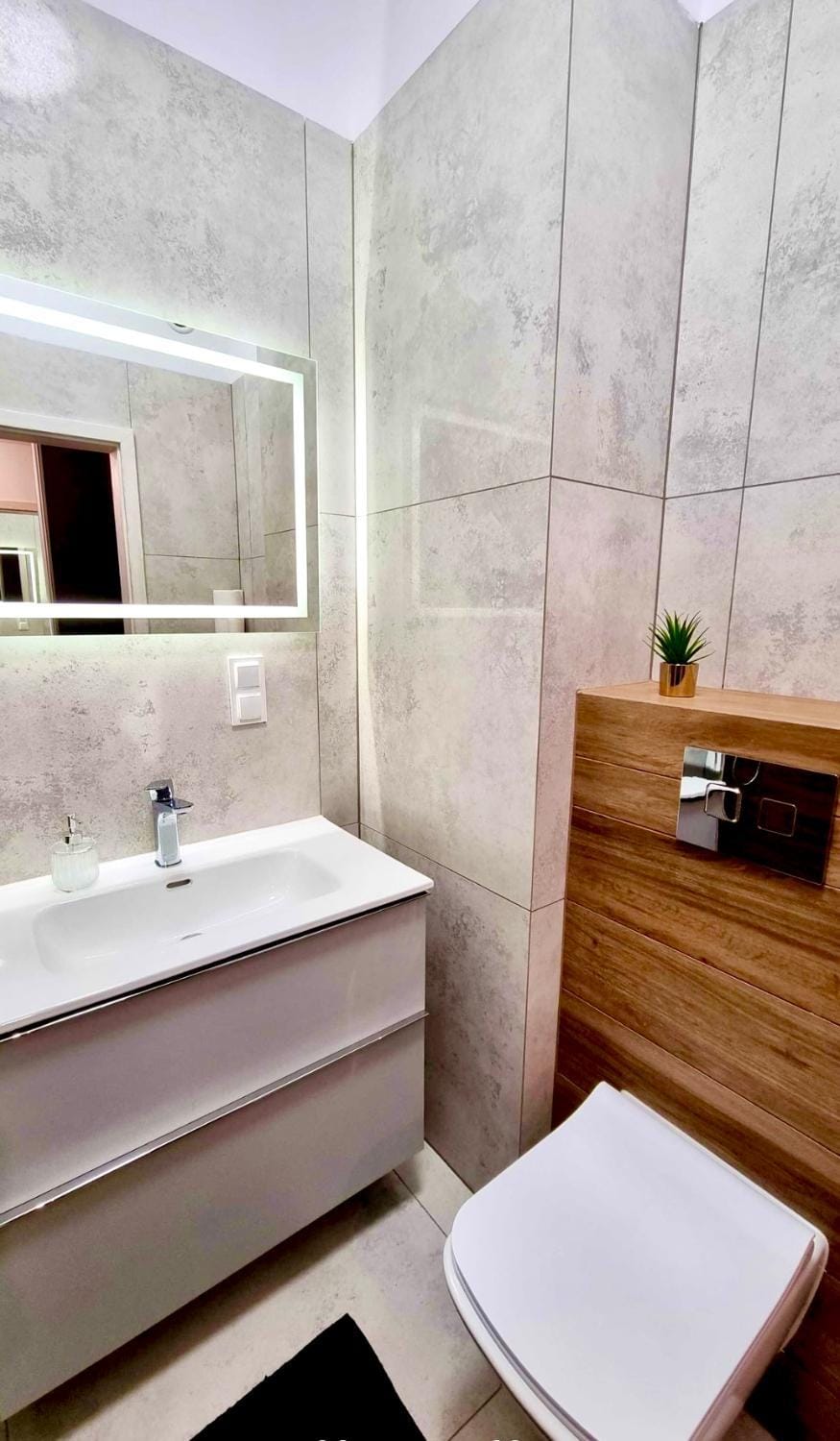 Hanza Tower De Lux Green Apartment in Szczecin